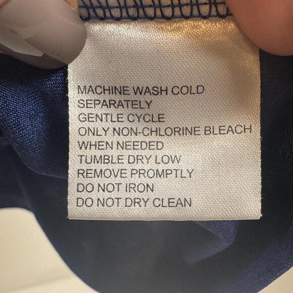 MLB Cubs T-shirt - Size Medium - Picture 6 of 7